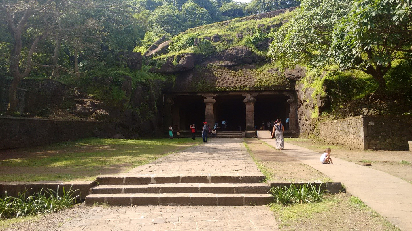 Elephanta caves – a hidden island in Mumbai